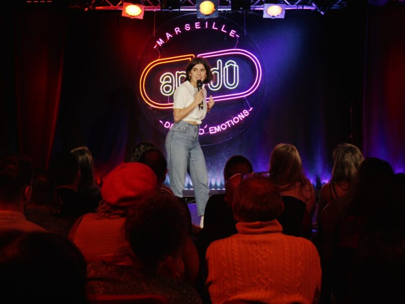 Cours à Marseille - Salle de Spectacle - Cours Theatre - Marseille - L'art dû - Stand Up - Cours d'impro - Improvisation - 13006 - Comedy Club