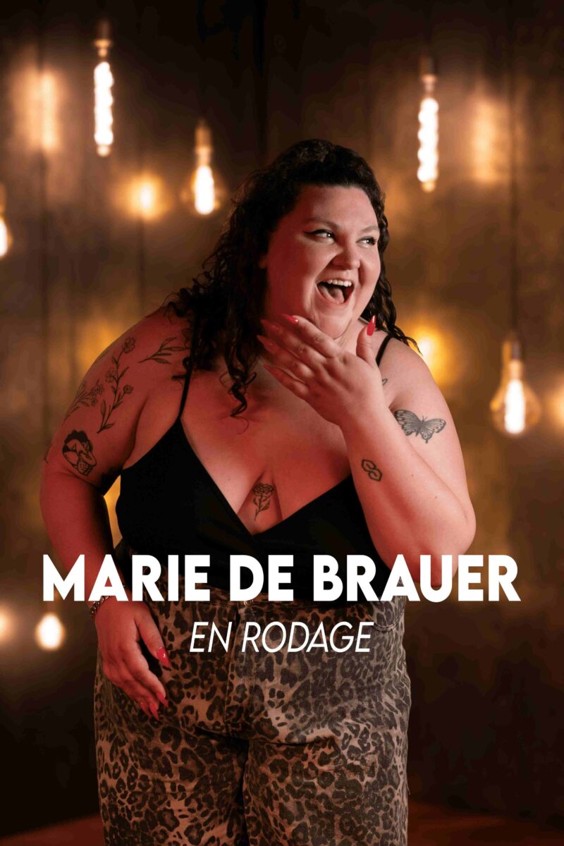 Marie aime raconter ses dates avec des tocards et parler de ses gros nibards.